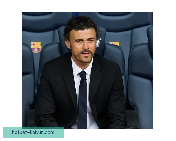 恩里克重返巴萨，迎来昔日辉煌的再续与新挑战的开始，状态备受关注。